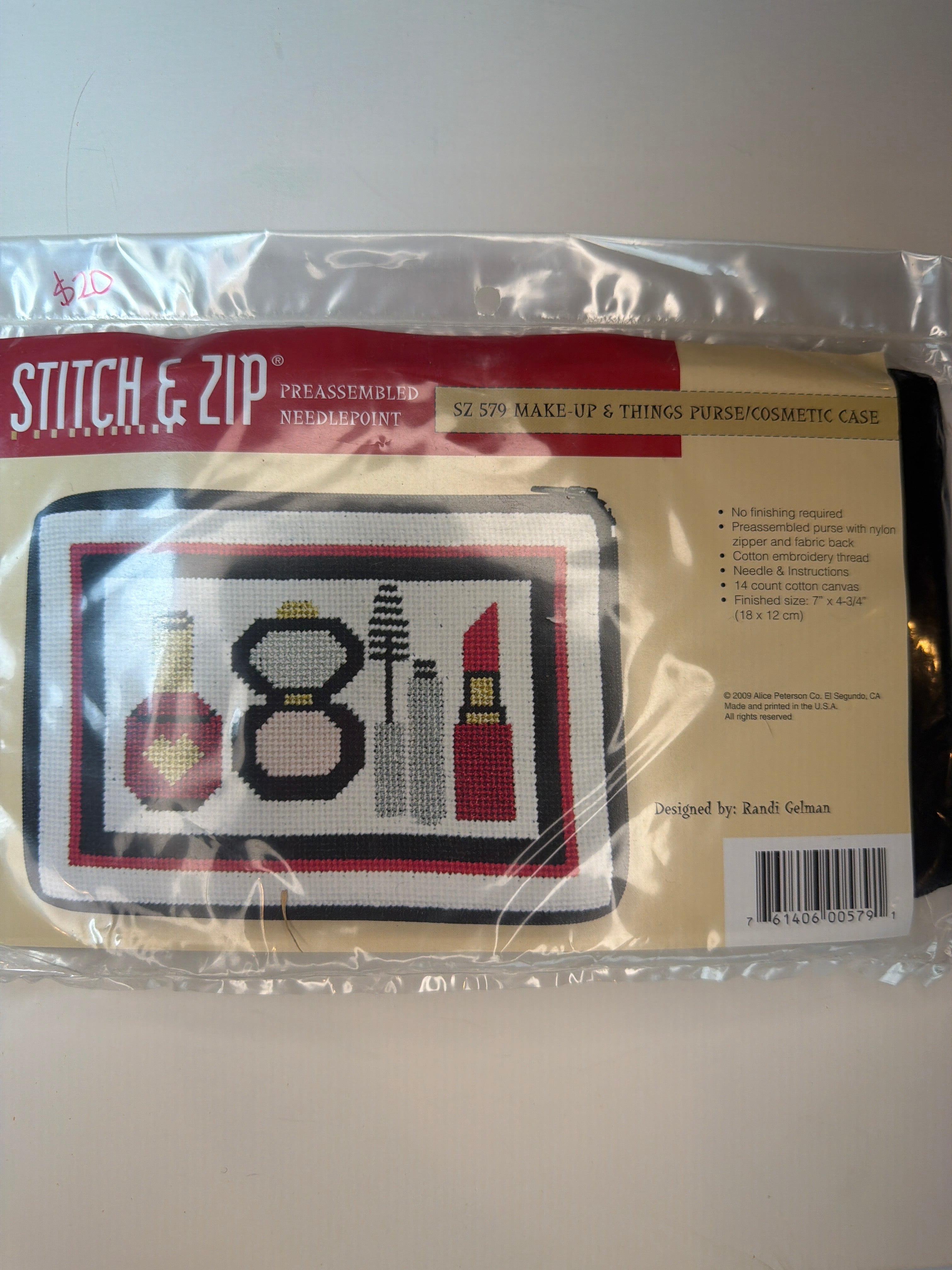 Stitch and Zip: Cosmetic Case (Makeup and Things)