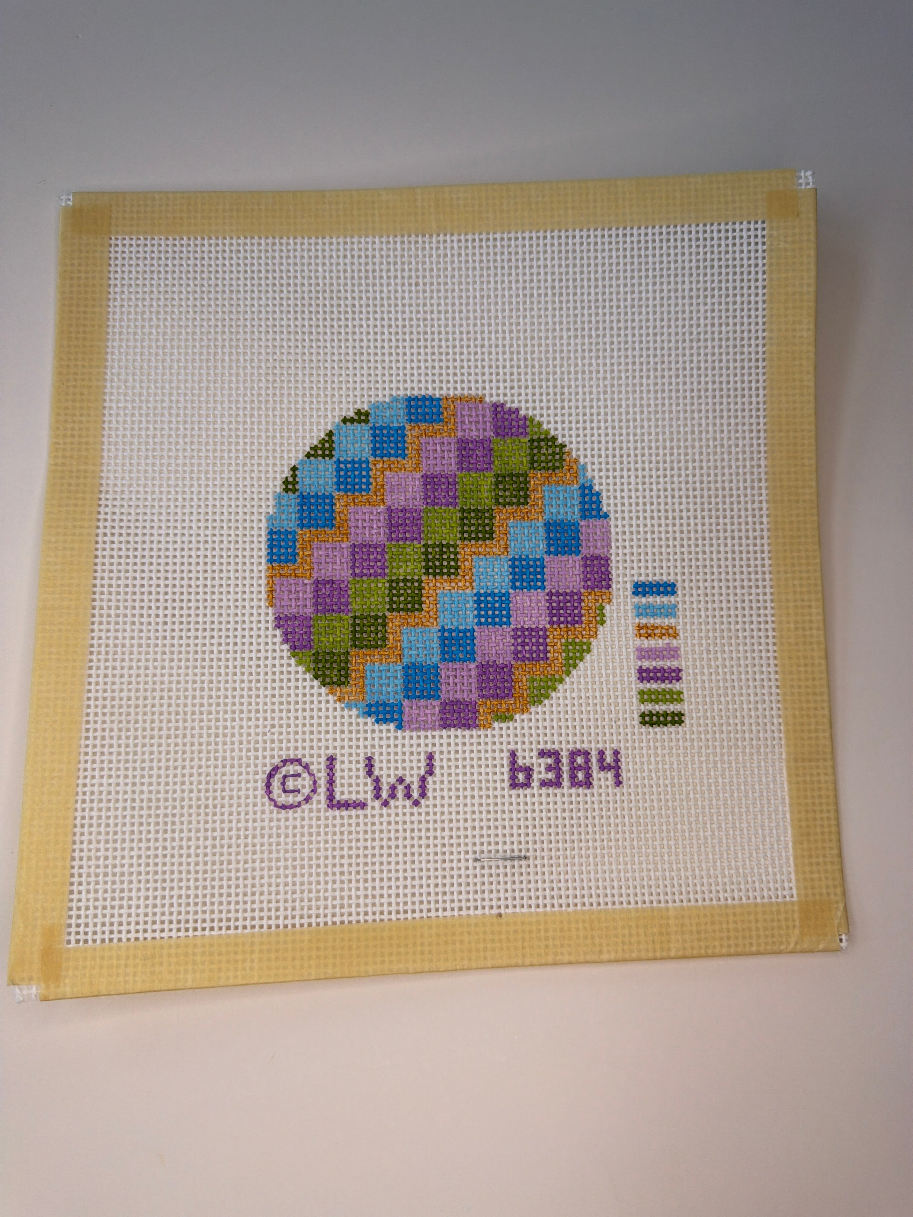 Geometric Diamond Round