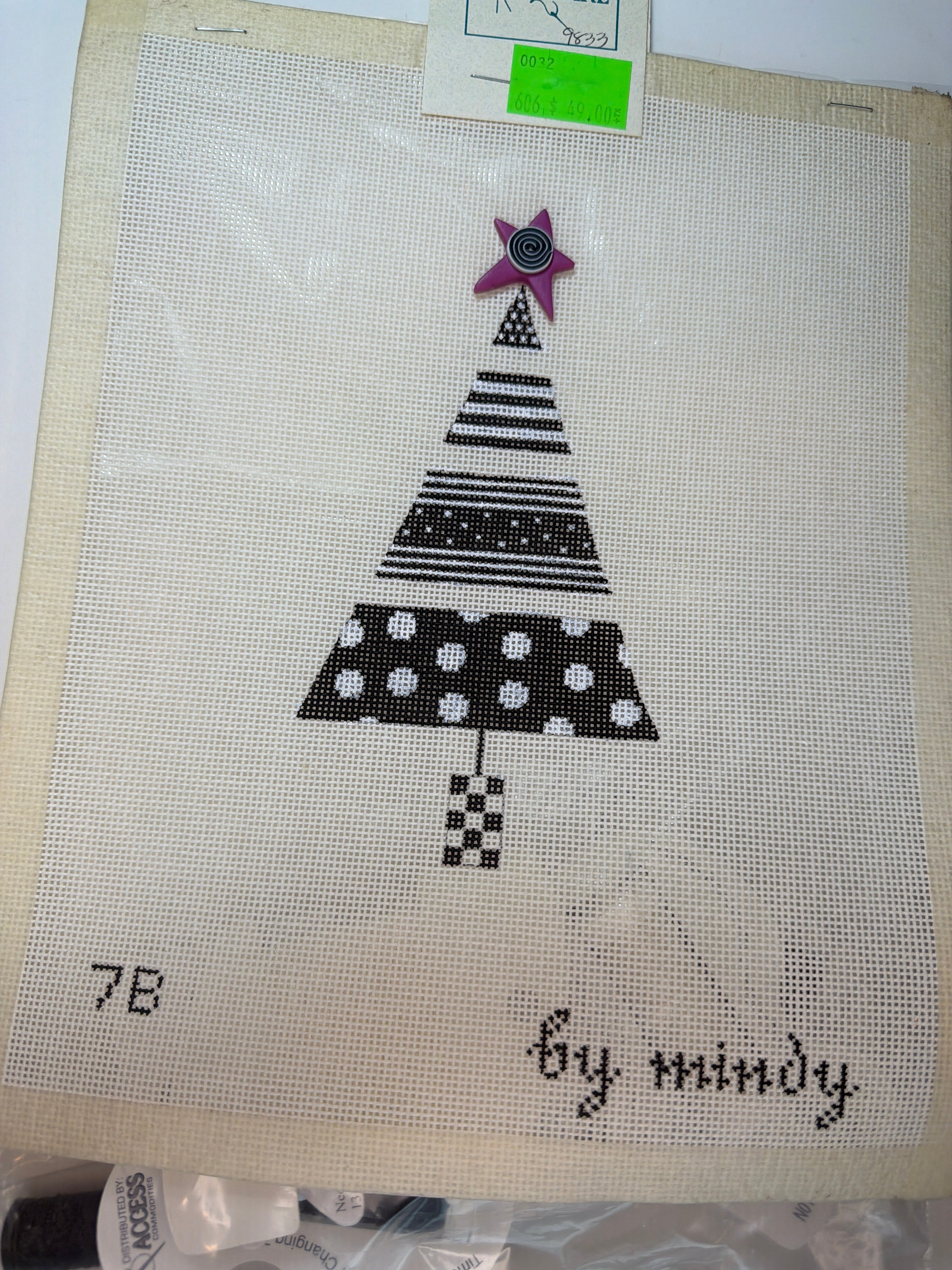Black and White Christmas Tree 7B