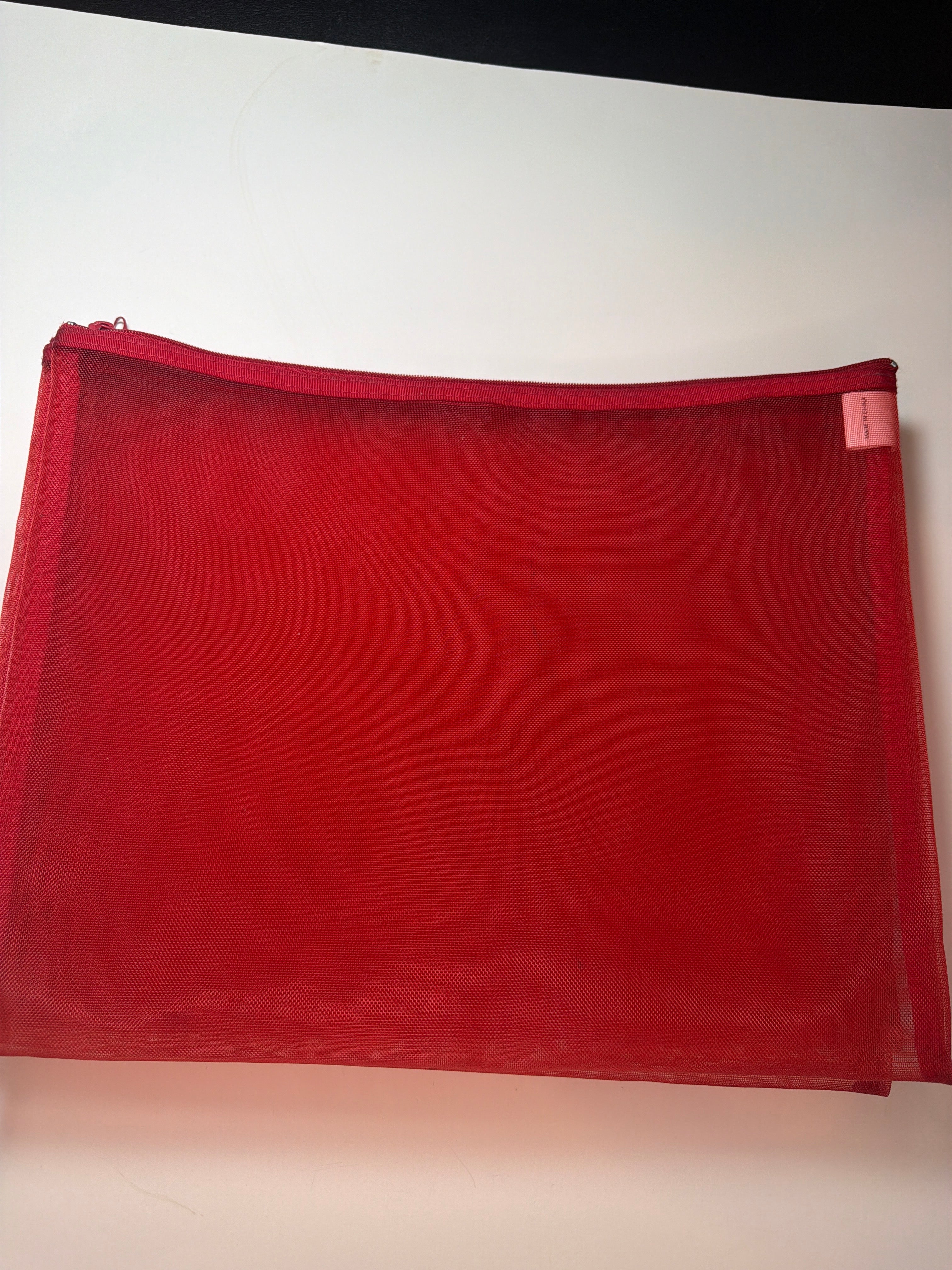 Project Bag: medium red mesh