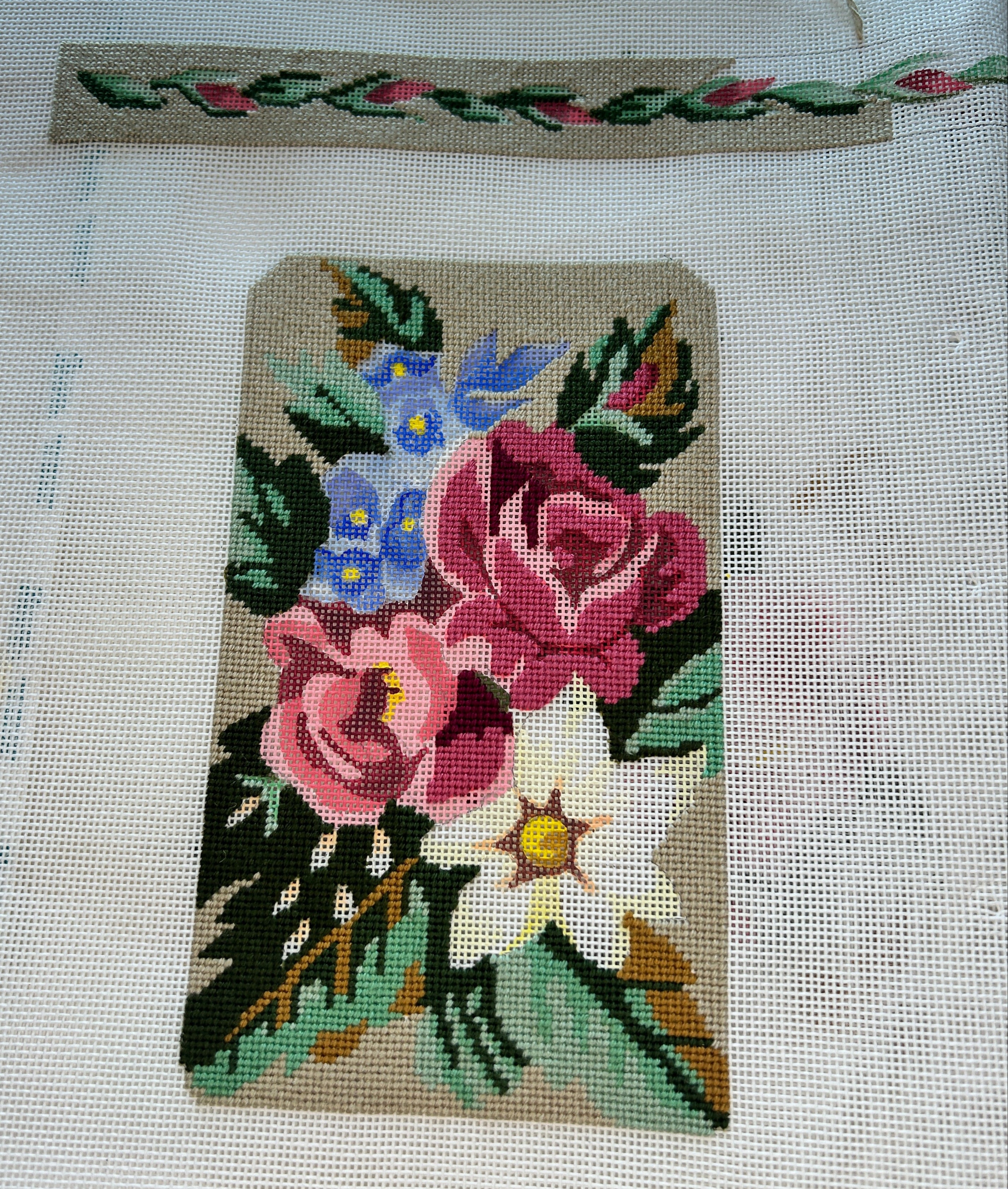 Rosebud Phone Purse